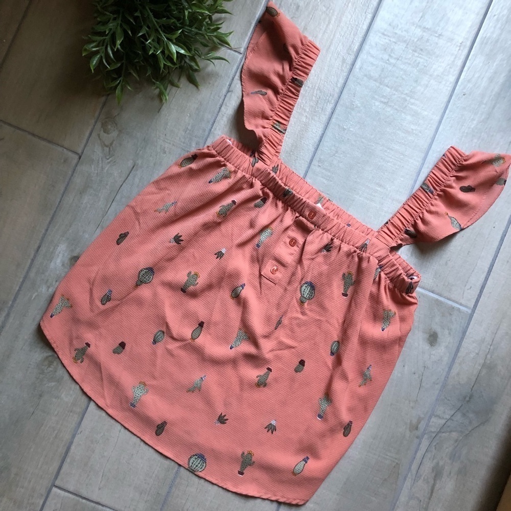 Mine dessert dreams sleeveless ruffle blouse in coral. Size S